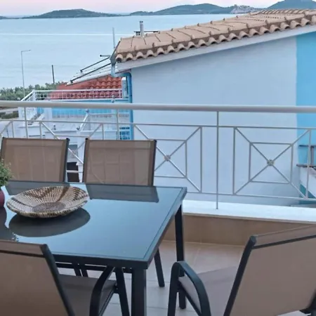 Theo Luxury Appartement Néa Péramos
