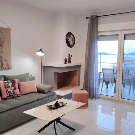 Appartement Theo Luxury Néa Péramos