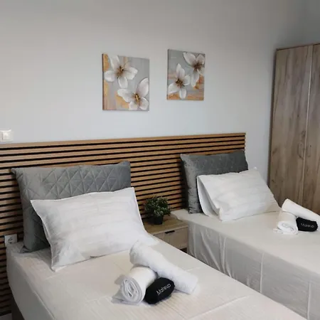 Theo Luxury Apartment Nea Peramos (Macedonia)